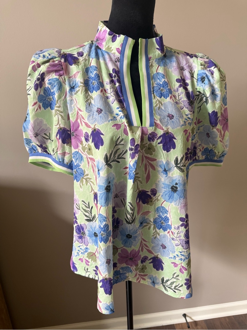 Umgee Floral Puff Sleeve Cotton Top in Pastel Green & Purple LGE